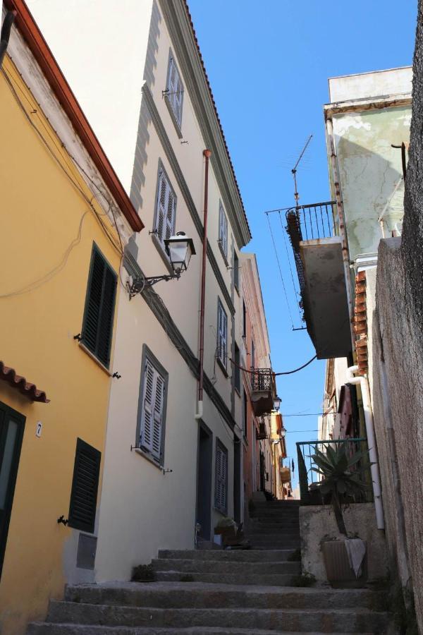 Clelia'S Boutique Rooms & Suites La Maddalena  Exterior photo