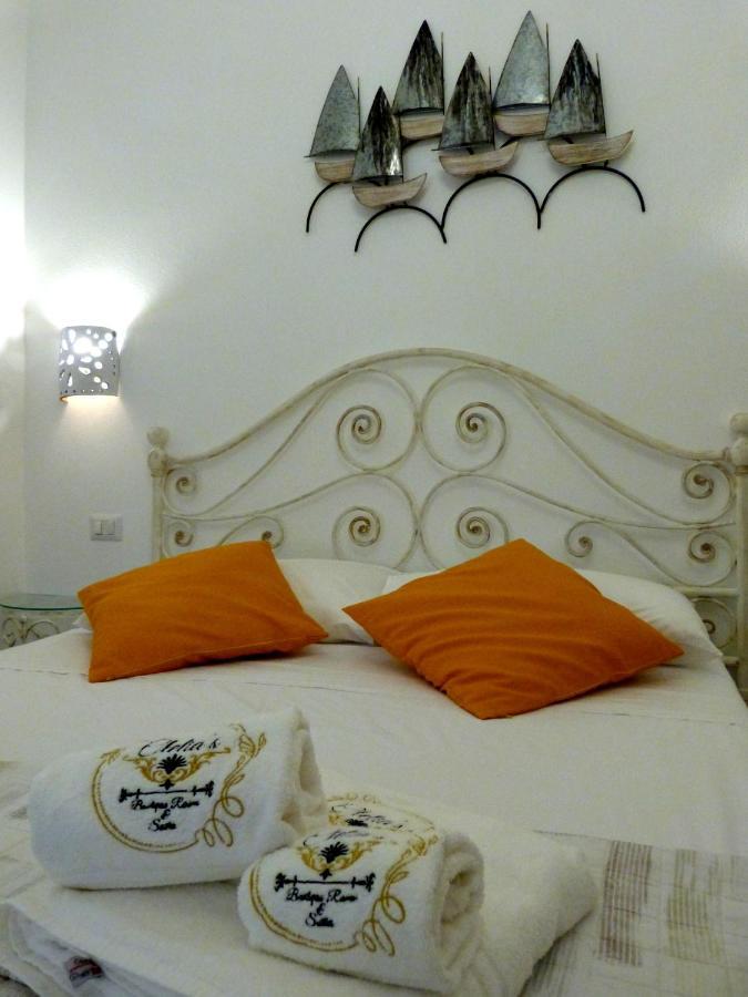 Clelia'S Boutique Rooms & Suites La Maddalena  Exterior photo